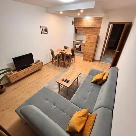R-residency Ll Apartman