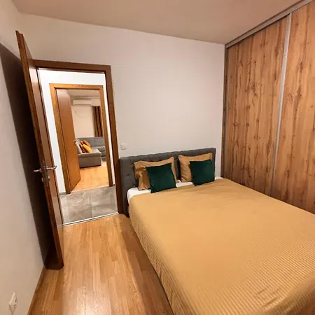 R-residency Ll Apartment *